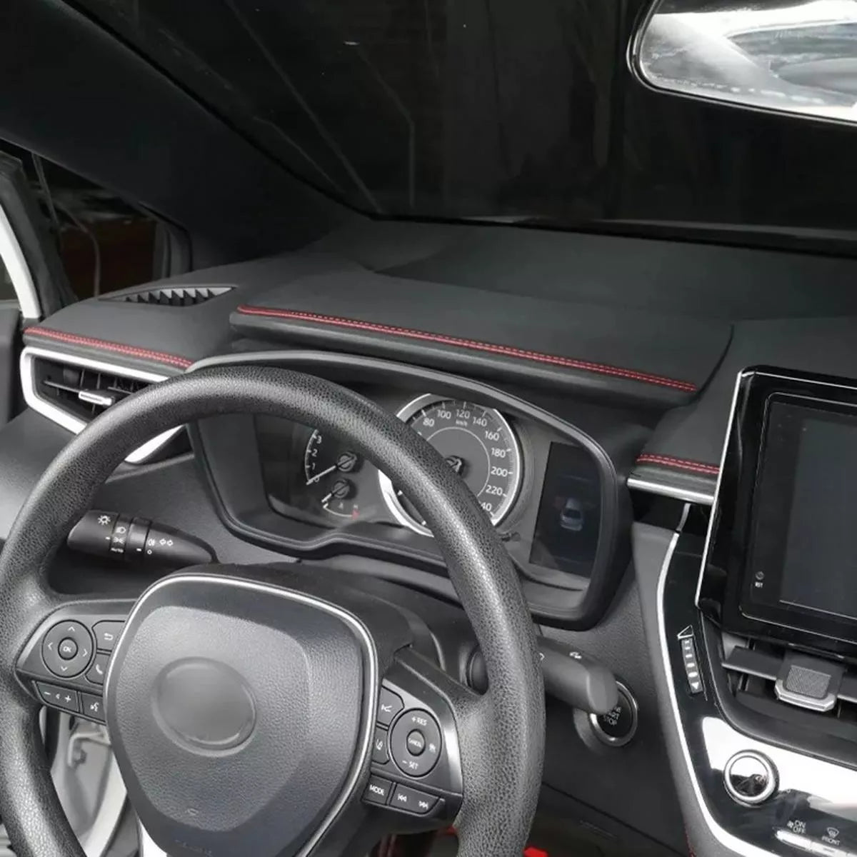 Bandă decorativă pentru interiorul automobilului