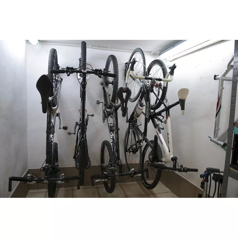 Suportul pentru bicicletă se montează pe perete