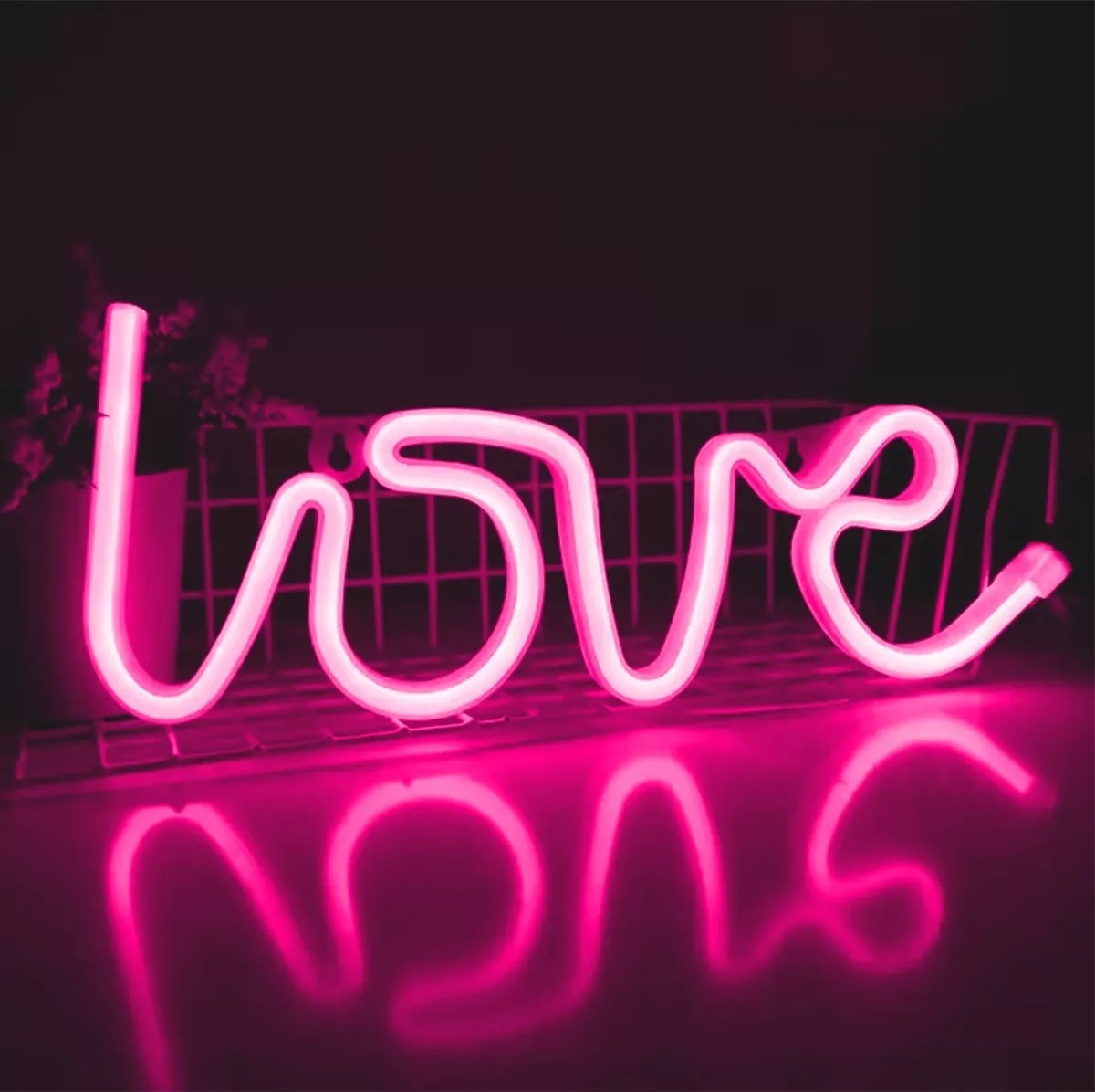 Lampă decorativă LED „LOVE”