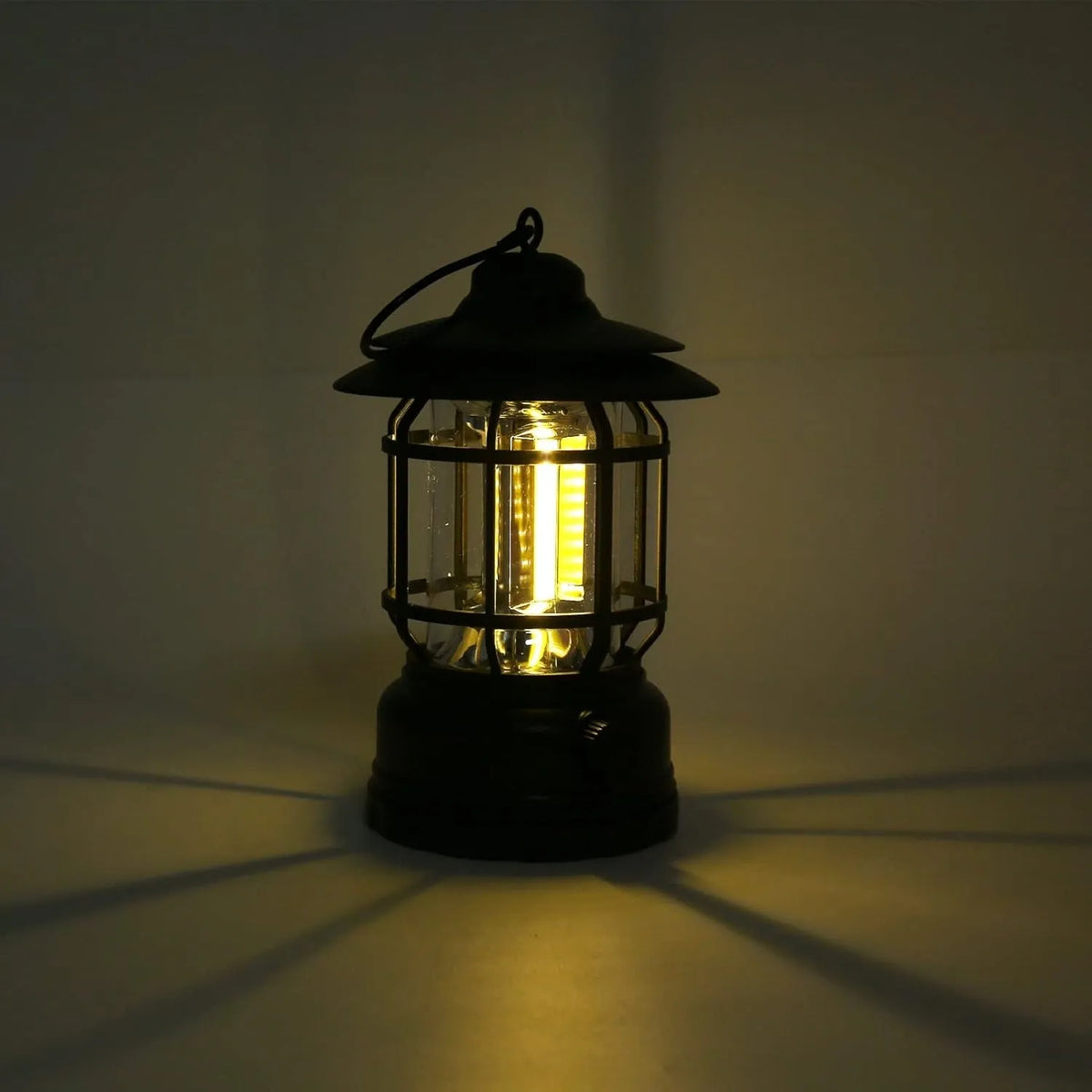Lampă LED portabilă pentru camping cu cârlig de agățare (reîncărcabilă prin USB)
