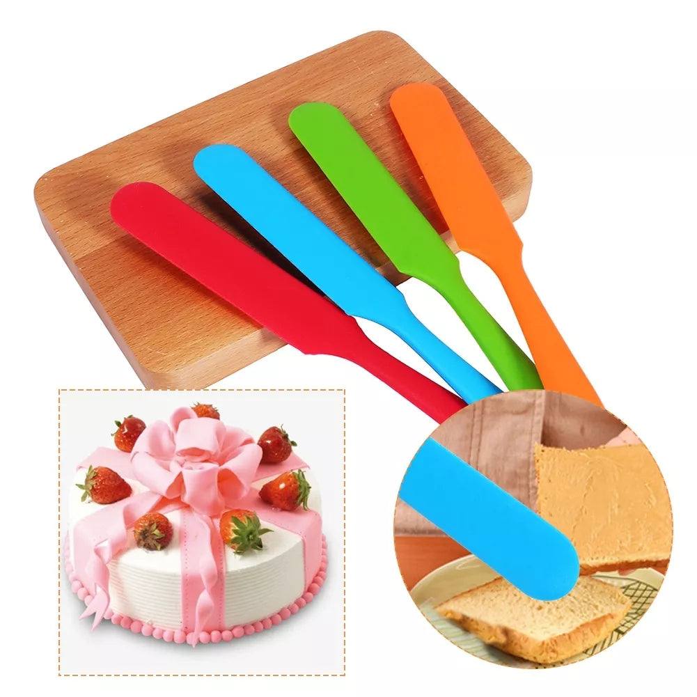 Spatulă pentru decorarea torturilor