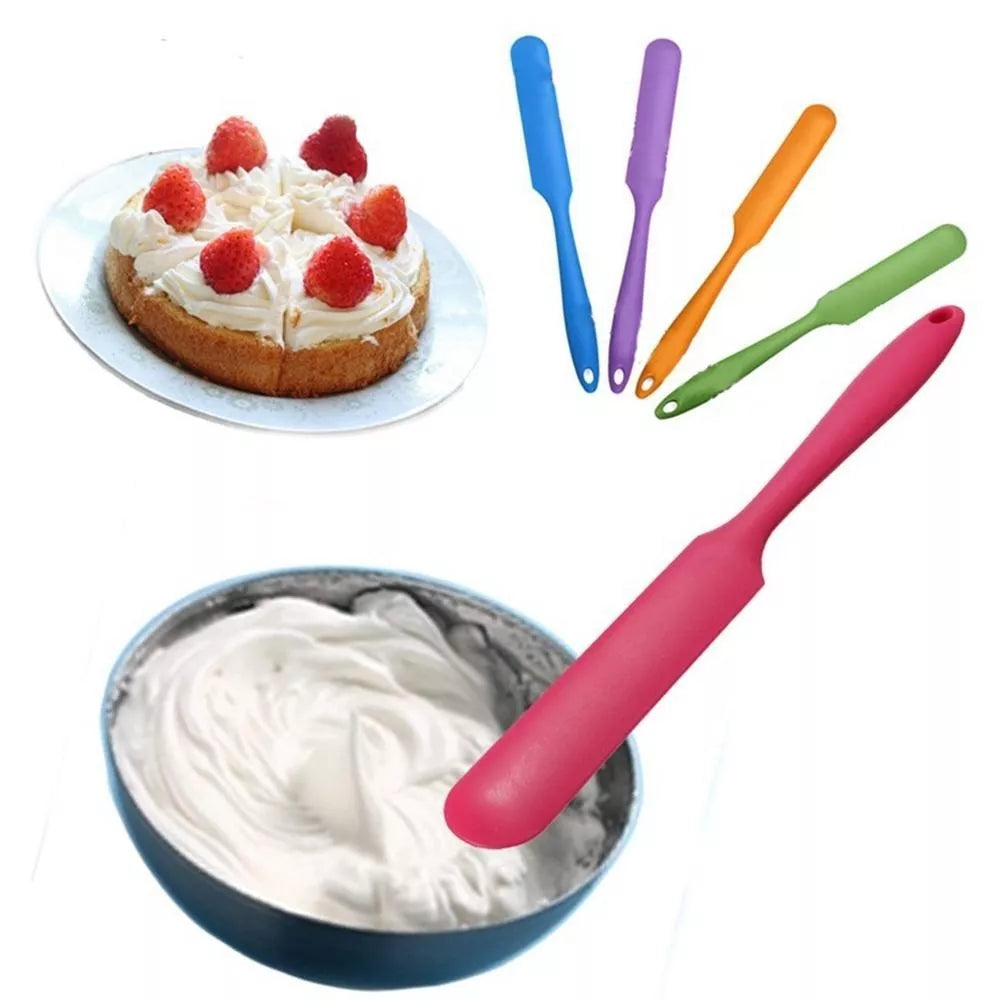 Spatulă pentru decorarea torturilor